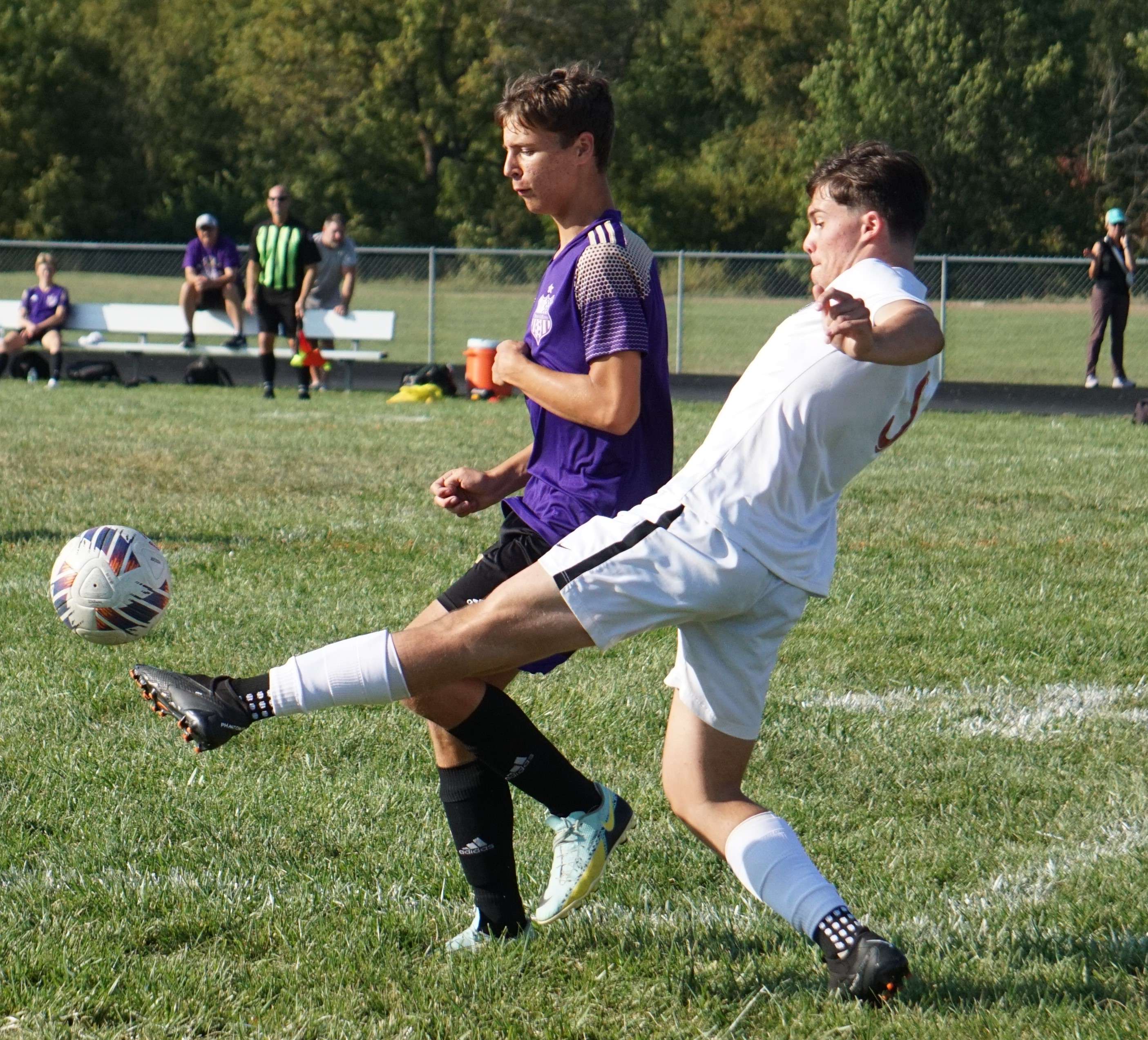 Connor Mears (right).