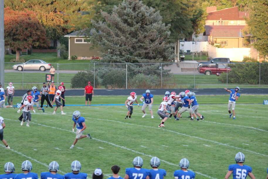 Landen Crowe deep throw against Valentine (Photo Courtesy of Karen Benzel)