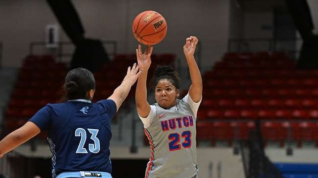 Freshman Kiki Smith and the No. 11 Blue Dragon women's basketball team plays at No. 3 Butler at 5:30 p.m. on Wednesday in El Dorado. (Andrew Carpenter/Blue Dragon Sports Information)