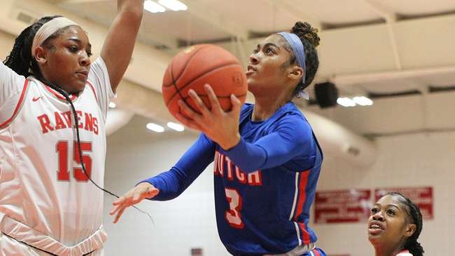 Journey Armstead scores a season-high 17 points to lead the No. 6 Blue Dragon women to a 58-39 victory over the Coffeyville Red Ravens on Saturday in Coffeyville. (Billy Watson/Blue Dragon Sports Information)
