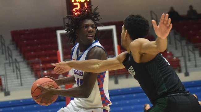 Dre Weathers and the No. 14 Blue Dragon men's basketball team plays host to Garden City at 7:30 p.m. on Saturday in the Sports Arena. (McKenzie Franklin/Blue Dragon Sports Information)