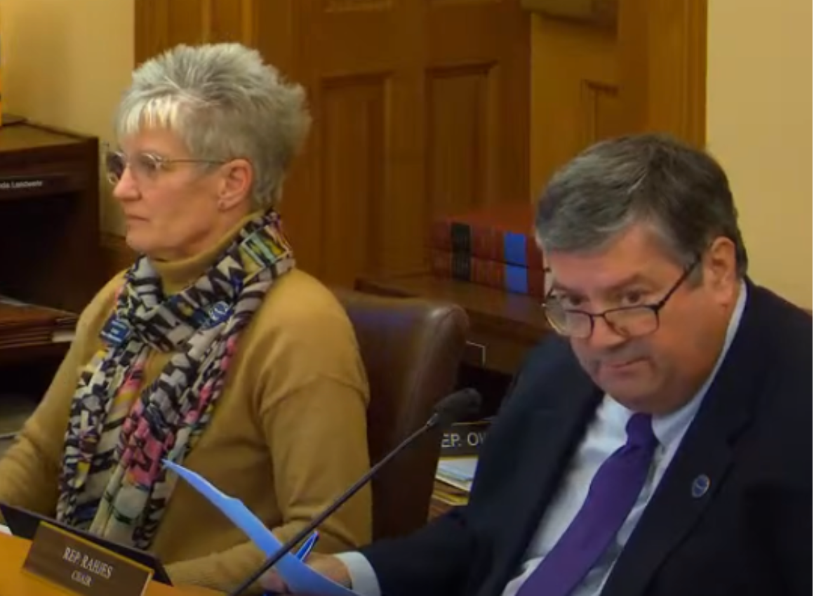 Kan. House committee votes to cut in half state license fees for hemp growers, processors - Vimarsana News