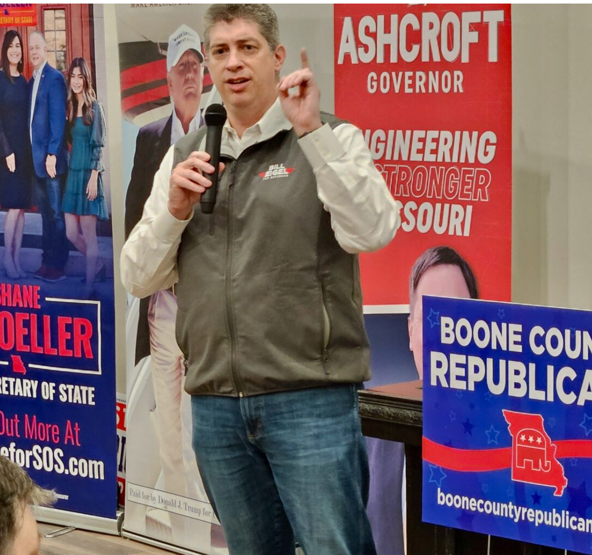  State Sen. Bill Eigel of Weldon Spring, a candidate for governor, speaks Thursday evening at the Boone County Republican Lincoln Days dinner in Columbia (Rudi Keller/Missouri Independent).