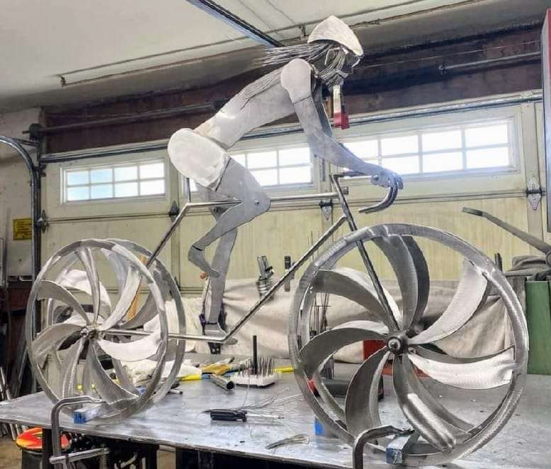 Bad Bobby Helfrich Kinetic Sculpture-Photo by Amos Robinson