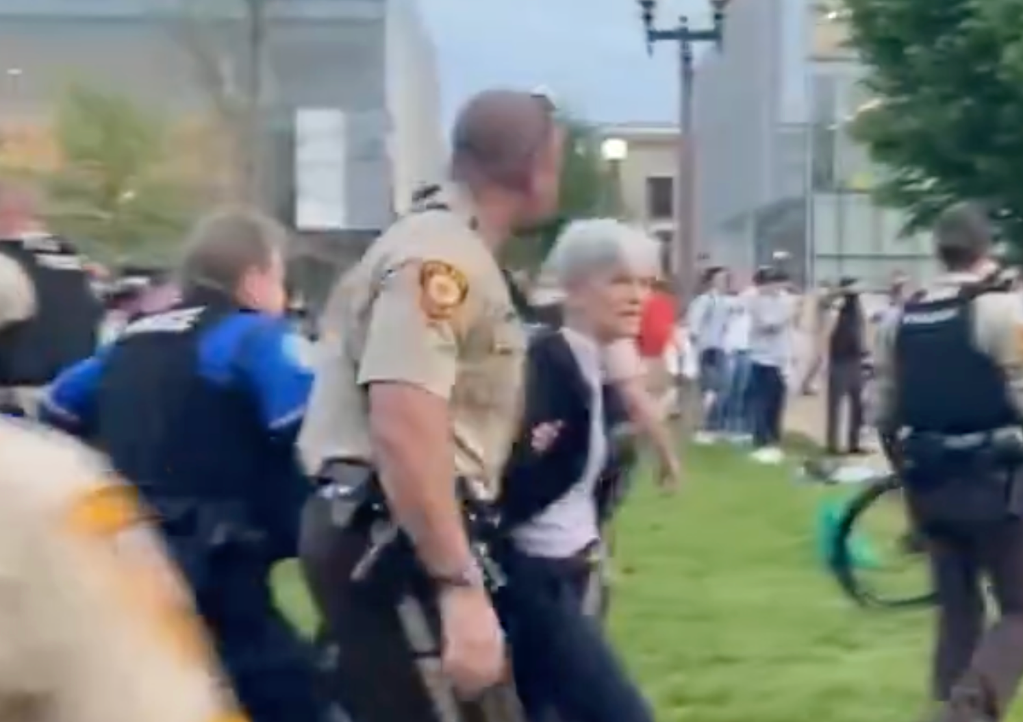 Protests over Israel-Hamas war roil campuses in Missouri, nationwide - Vimarsana News