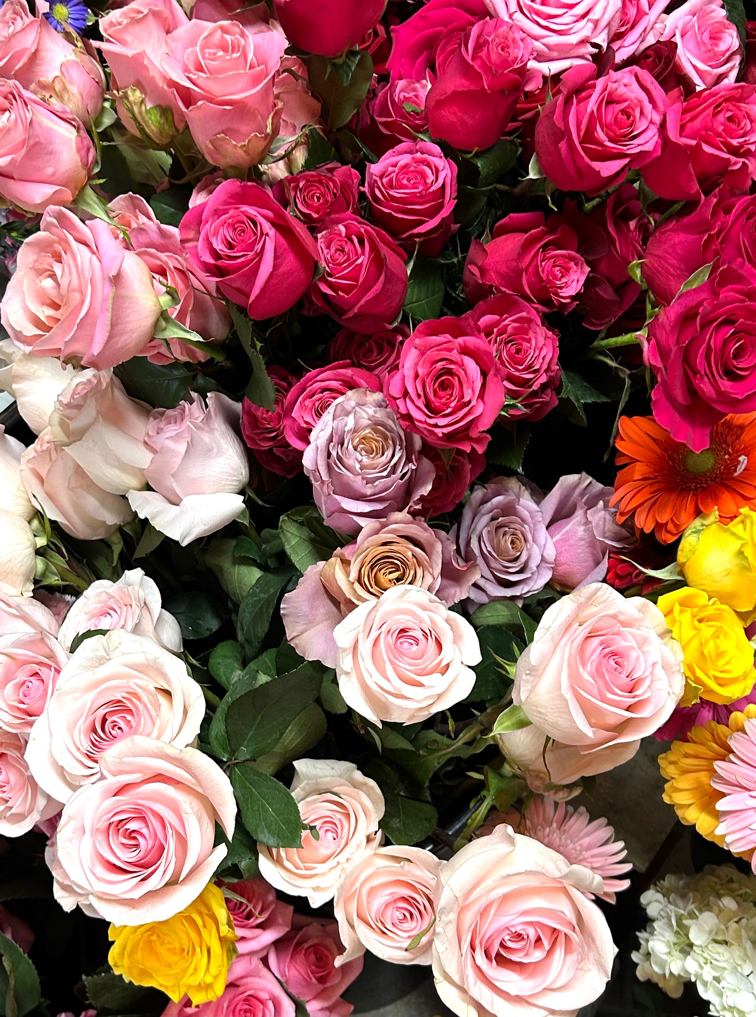 A array of different colored roses are available to pick up at Absolutely Flowers. Photo by Emmie Boese&nbsp;