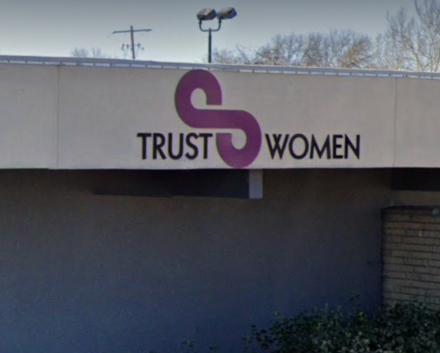 Kansas abortion clinic forced to temporarily halt services - Vimarsana News