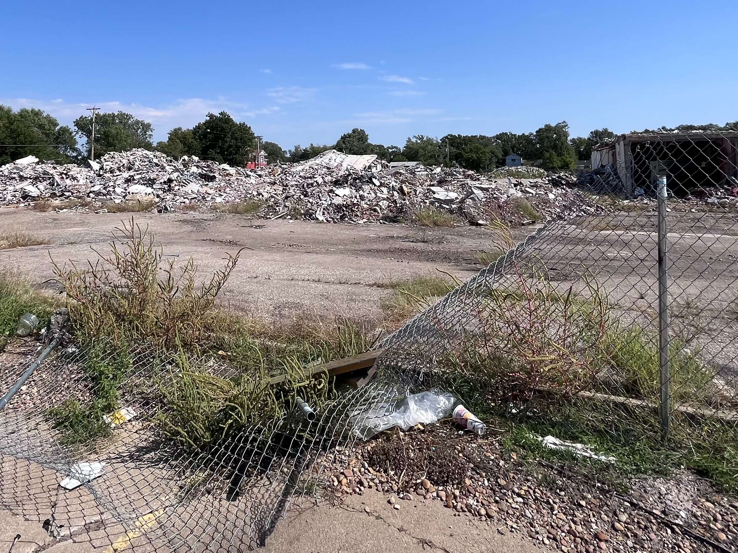 Demolition site of former Ambassador Hotel on W. Crawford as of Wednesday, October 1. Photo by Nicolas Fierro