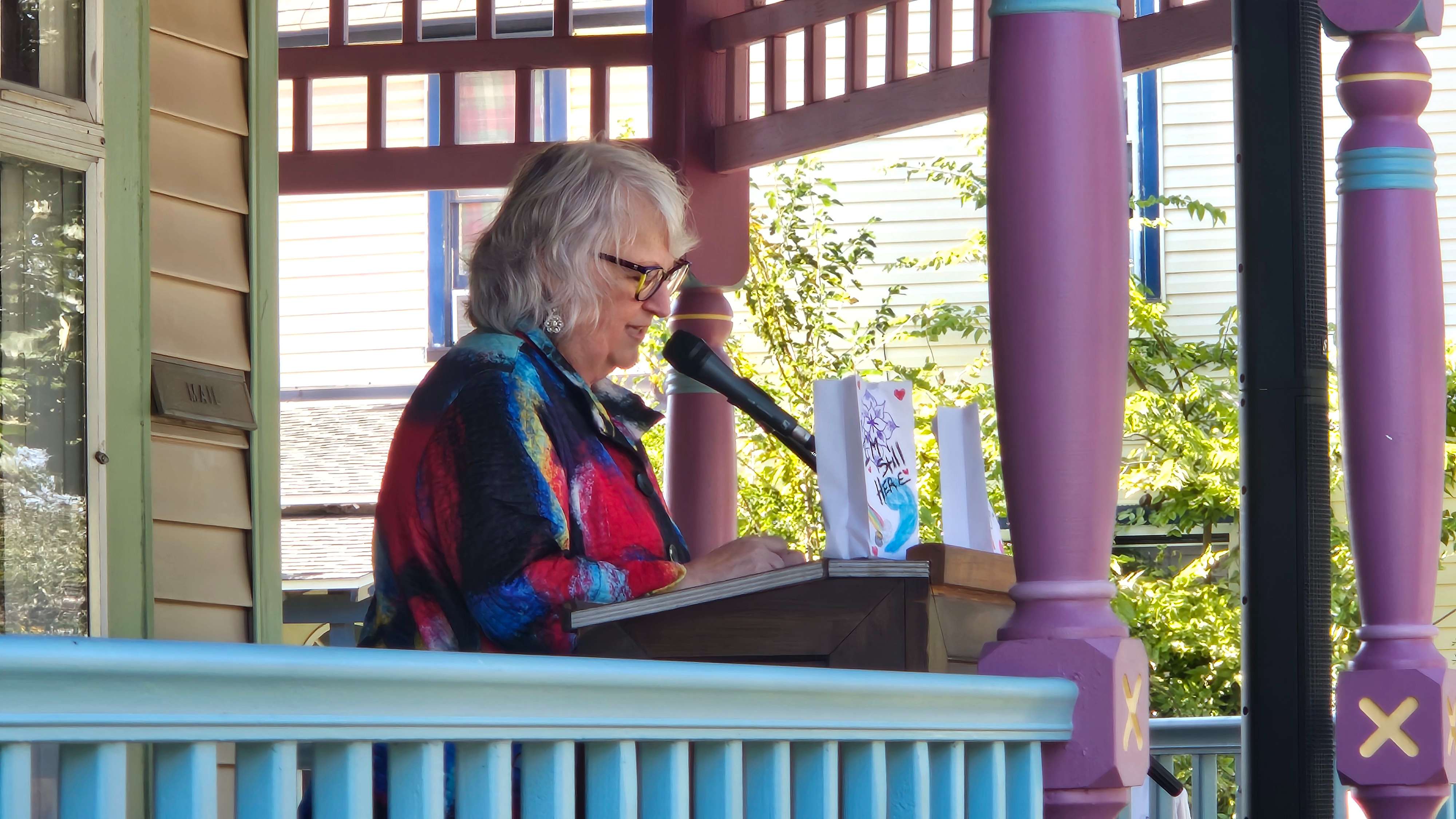 Sue Wray speaks at the opening of Jean's House (Hutch Post photo)