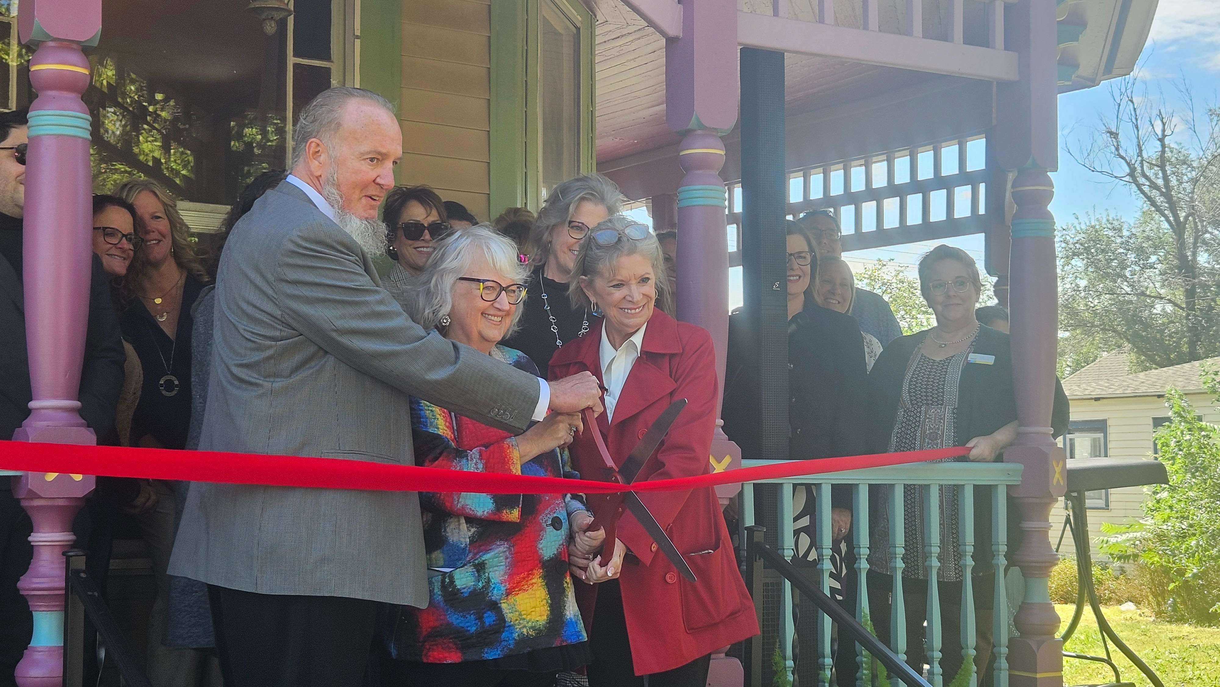 Jean's House ribbon cutting (Hutch Post photo)