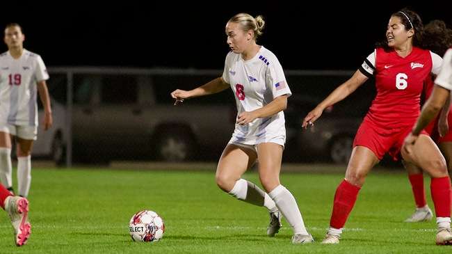 Freshman Ella Swearingen scored in the 70th minute to lead the No. 18-ranked Blue Dragon Women's Soccer Team's 1-0 victory over Seward County on Wednesday in Liberal. (Sydney Holzrichter/Blue Dragon Sports Information)