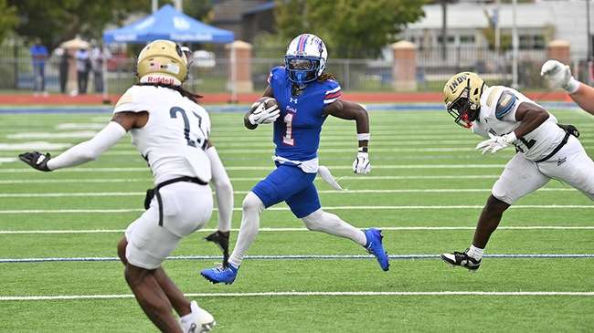 The No. 1 ranked Blue Dragon Football Team meets No. 10 Coffeyville at 7 p.m. Saturday at Gowans Stadium in a battle of the top two KJCCC teams.