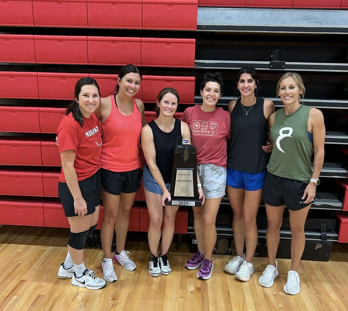 <b>Monday Women's Competitive: Serves You Right - Team Manager, Kelly Hart</b>