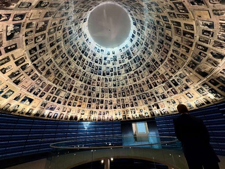 Visit to Yad Vashem (courtesy Governor's office)