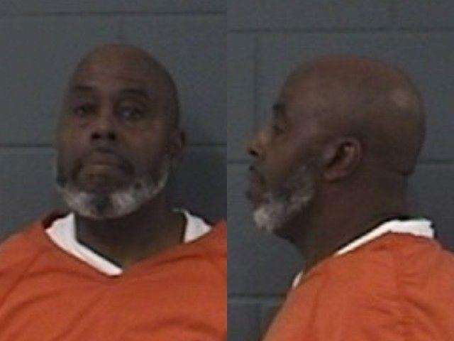 Michael Roberts, Domestic battery, Knowing or reckless bodily harm to family/person in dating relationship; Aggravated assault, Use of a deadly weapon, arrested 11/02