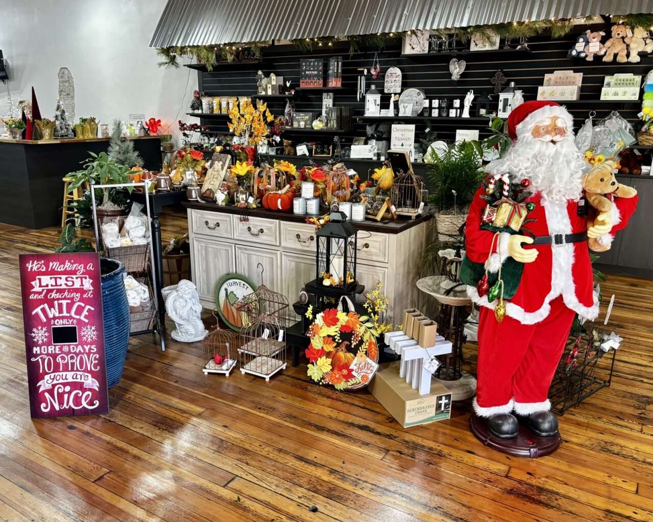 Holiday decorations at&nbsp;Paradise Flats Gifts &amp; Florals. Photo by Tony Guerrero/Hays Post