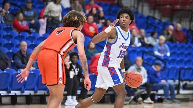 Kordell Williams and the Blue Dragon men's basketball team play their third-consecutive nationally ranked opponent on Wednesday when Hutchinson plays at No. 21 Dodge City.