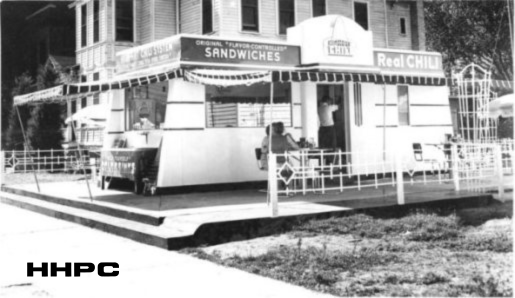 High Hat Chili Systems - Chili & Sandwiches - 108 E. 1st - 1947 (Valentine Diner - owner Kenneth Utterback) (photo by Wayne Fisk). Courtesy of the Conard-Harmon Collection.