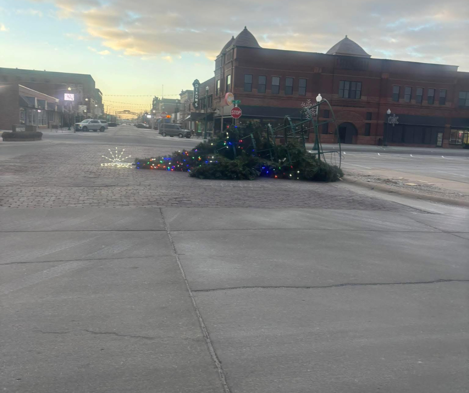 Parkade Plaza Christmas Tree in North Platte, downed in road during high winds early morning of December 18, 2025. (Courtesy Nikki Rawn)