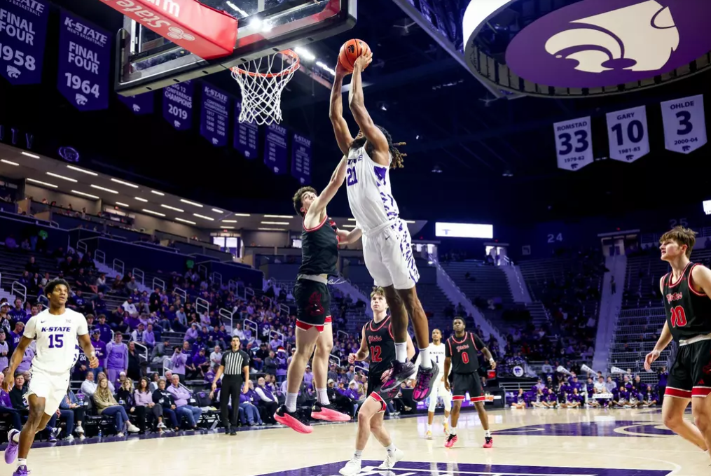 Khamari McGriff takes it to the rim (Photo courtesy K-State Athletic Communications) 