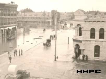Citizens Bank - 1903 flood - 2nd & Main looking N.W. on Main. Courtesy of the Conard-Harmon Collection.