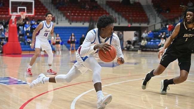 Bo Aldridge and the Blue Dragon men's basketball team travel to play No. 10 Coffeyville at 7:30 p.m. Wednesday in Coffeyville. (Andrew Carpenter/Digital Fox Photography)