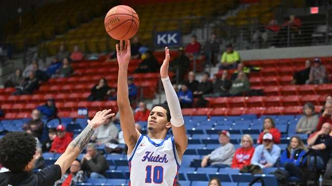 Mikhail Abdul-Hamid and the Blue Dragon men's basketball team takes on the Butler Grizzlies at 4 p.m. on Saturday for the Dragons' annual Pink-Out Game. (Andrew Carpenter/Blue Dragon Sports Information)