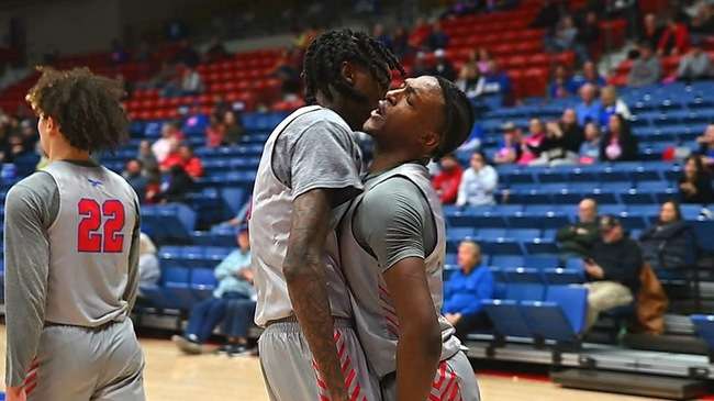 The Blue Dragon men's basketball team take on the Pratt Beavers at 7:30 p.m. Wednesday at the Sports Arena. (Andrew Carpenter/Digital Fox Photography)