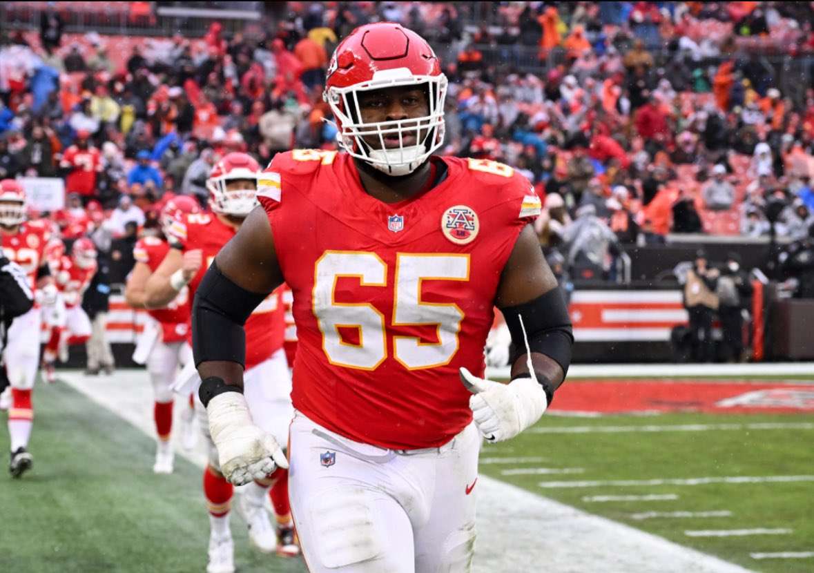 Ahead of the deadline to keep him from playing under the franchise tag this season, the Kansas City Chiefs extended the contract of offensive lineman Trey Smith/ Courtesy photo