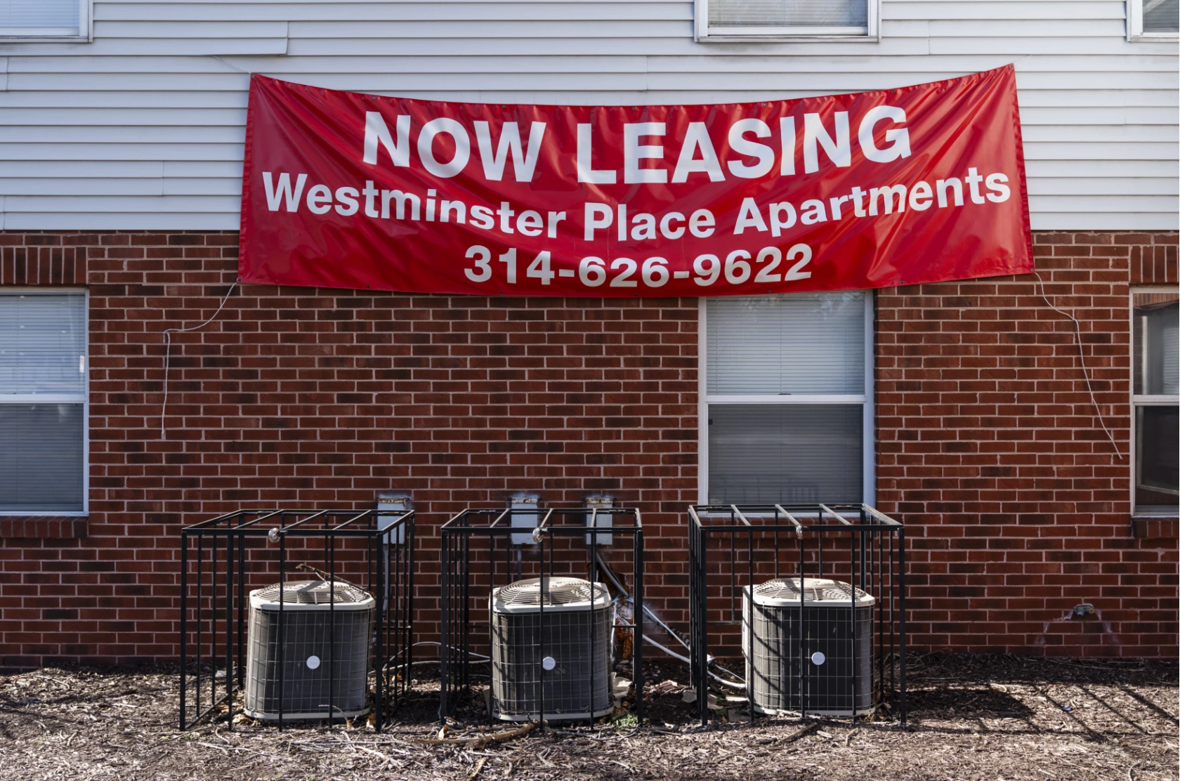 A banner advertising apartments for rent on display in St. Louis. According to the National Low Income Housing Coalition, more people than ever in the Midwest and nationwide are not earning enough money to afford the rent.&nbsp;Eric Lee/St. Louis Public Radio