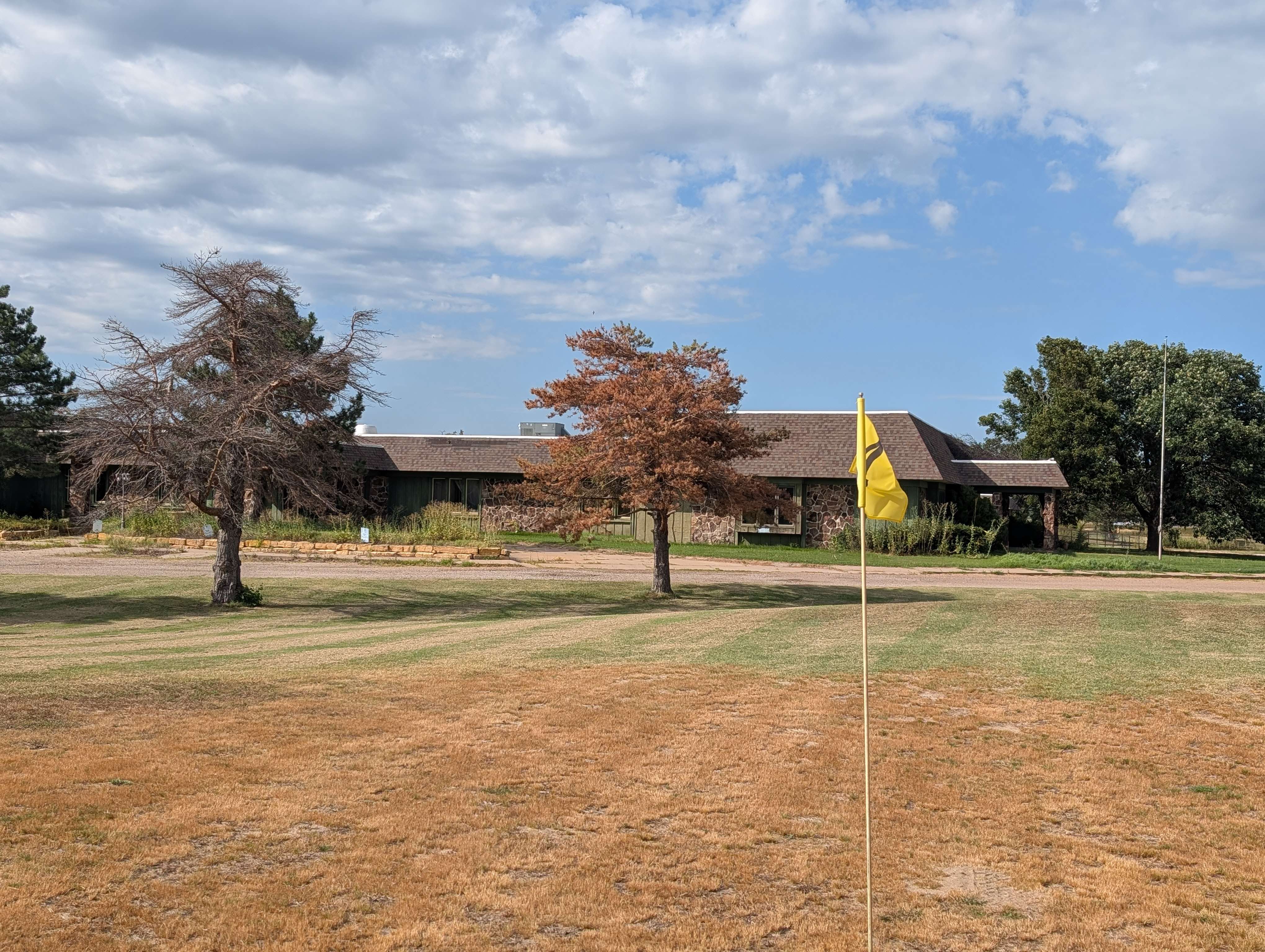 Thursday night, the Great Bend Rec Commission unveiled plans for renovations at the former Stone Ridge Golf Course. Along with course revitalization and redesign, a brand new clubhouse will feature a dining hall and several pickleball courts.