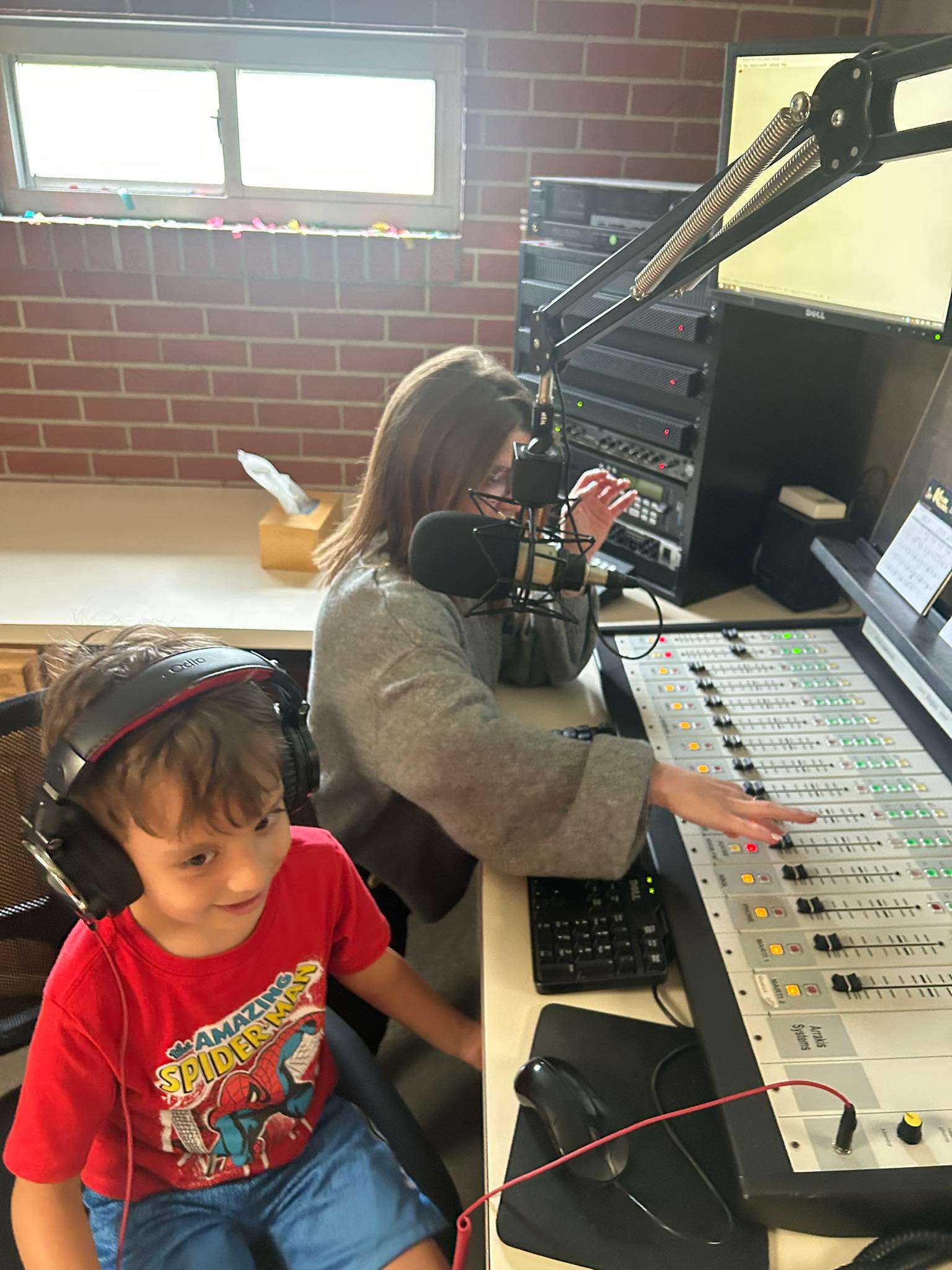 The Eldridge Fencing Showdown is between owners Wally and Billy, but Billy's son, Cooper, may end up being the real winner.
