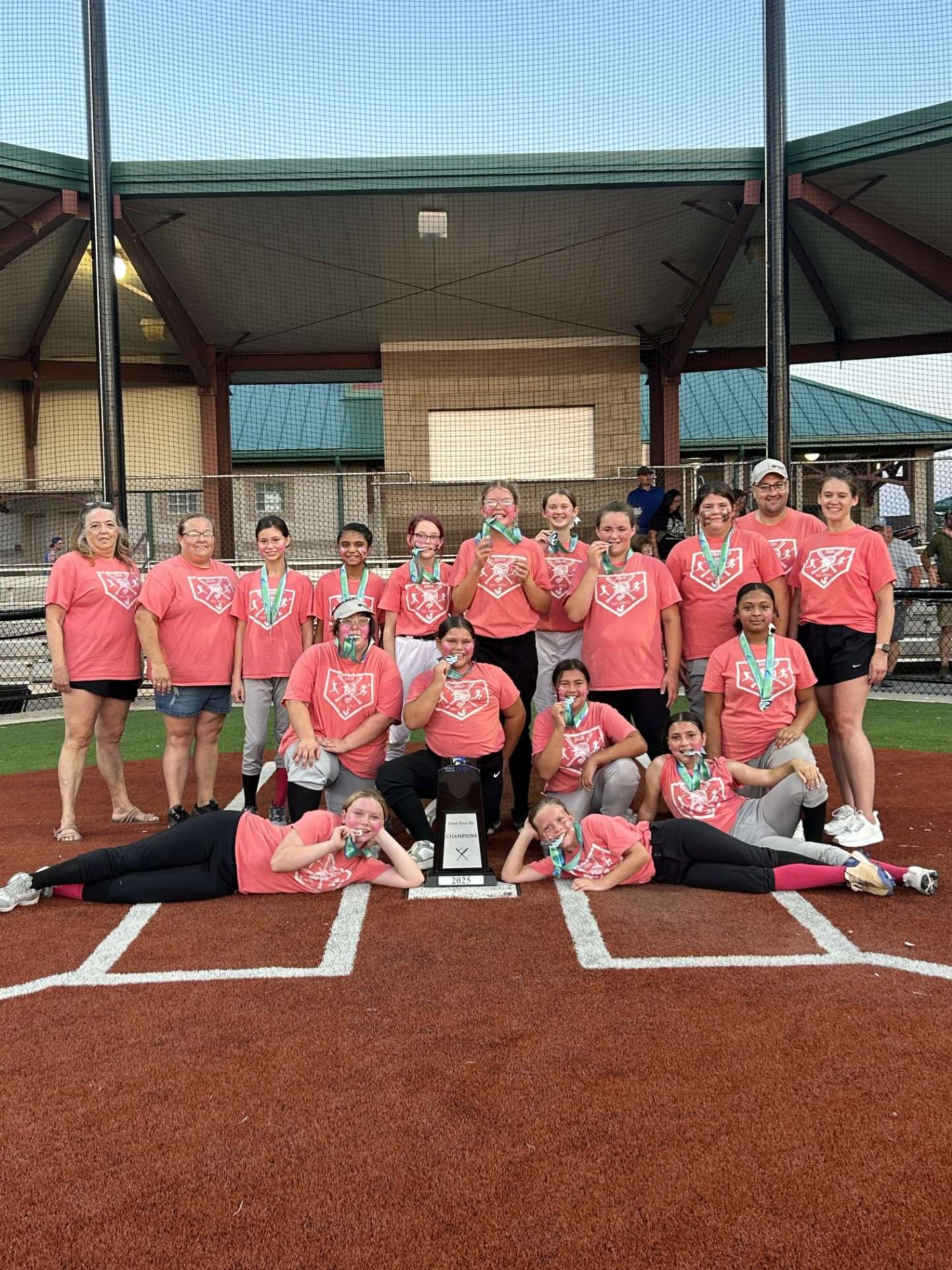 <b>Shortstop Girls:&nbsp; DiamondDivas — Head Coach Rachelle Hapes</b>