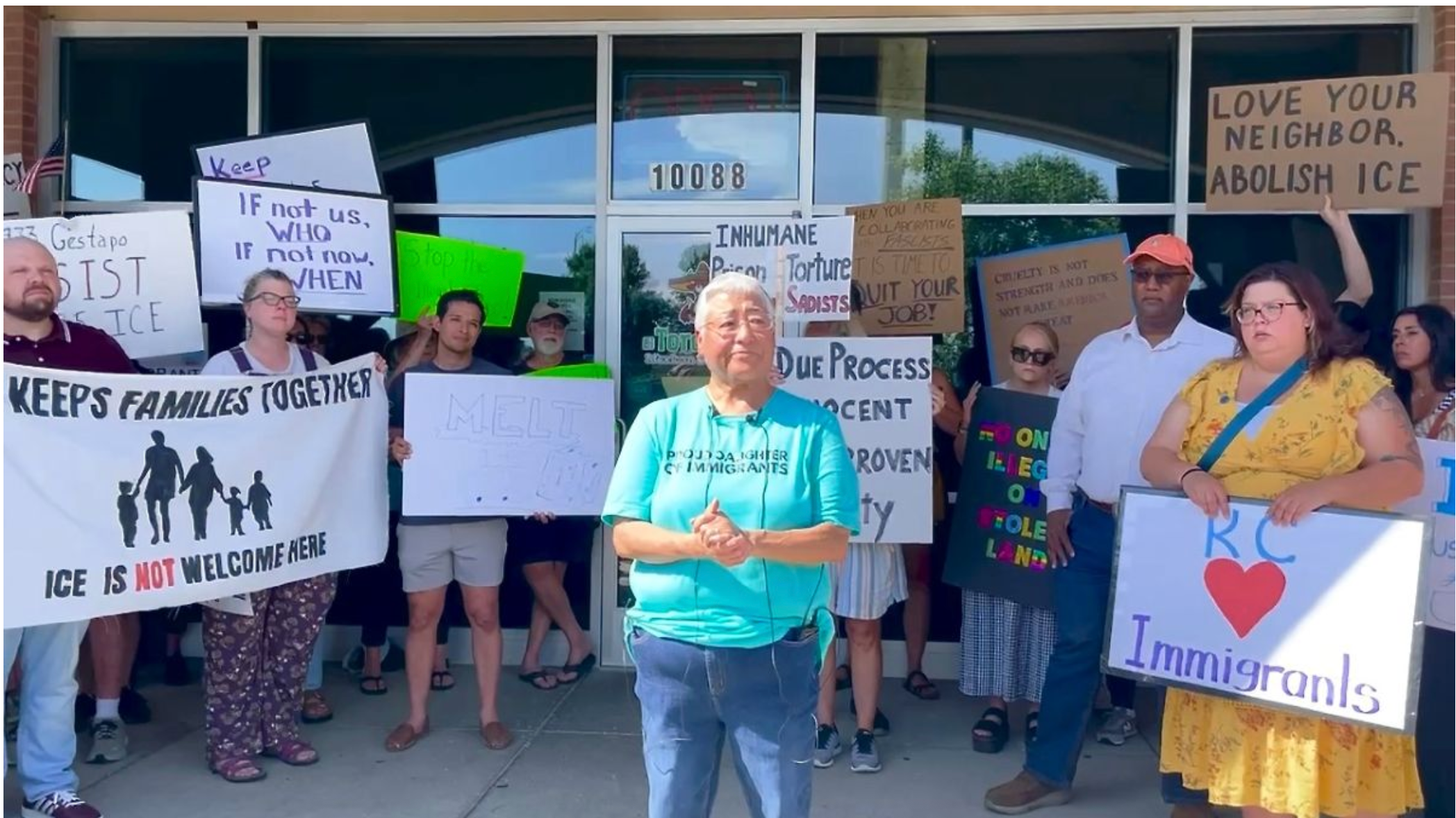Kansas state Rep. Susan Ruiz, a Democrat, addressed a crowd that gathered outside the Lenexa El Toro Loco Mexican Bar and Grill on July 30 after some of the employees were arrested earlier in the day by agents with Homeland Security (Mary Sanchez/The Beacon).