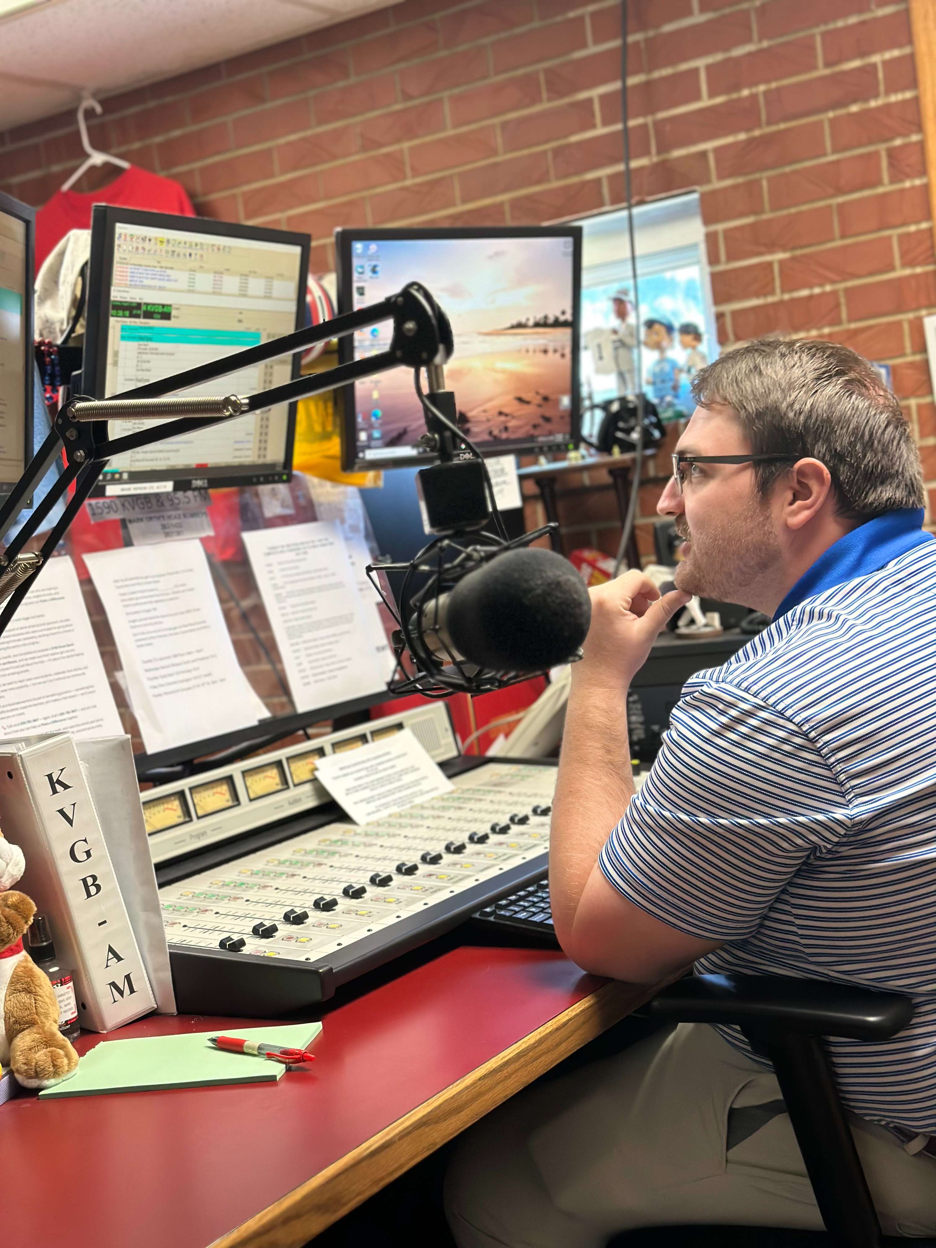 Daughtry will also provide play-by-play for the Hoisington Cardinal football team and Barton Community College basketball team.