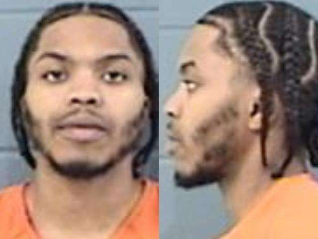 Quamir Davis, Aggravated battery; Reckless deadly weapon causing great bodily harm/disfigurement/death; Criminal possession of weapon by felon; Possession of marijuana, Use/possess with intent to use drug paraphernalia into human body; Possession of stolen property; Firearm with value less than $25,000, arrested 08/09