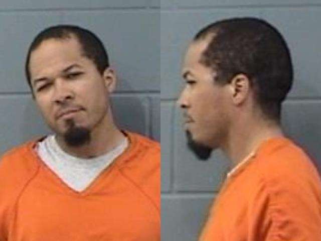 Roylee Gordon, Resisting arrest; Battery against a law enforcement officer; Criminal trespass, arrested 08/14