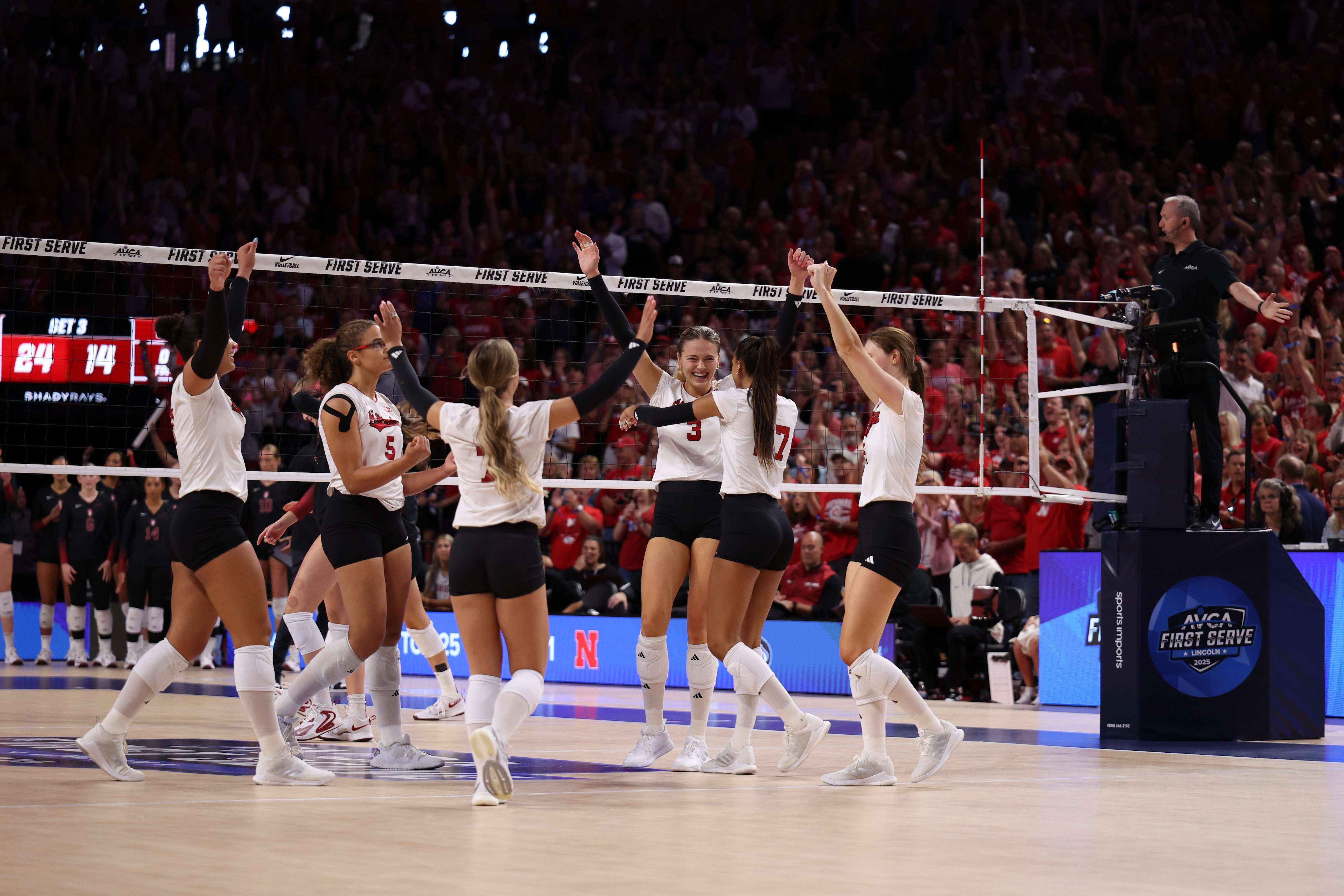 #1 Nebraska dominates #6 Stanford at Pinnacle Bank Arena on Sunday afternoon
