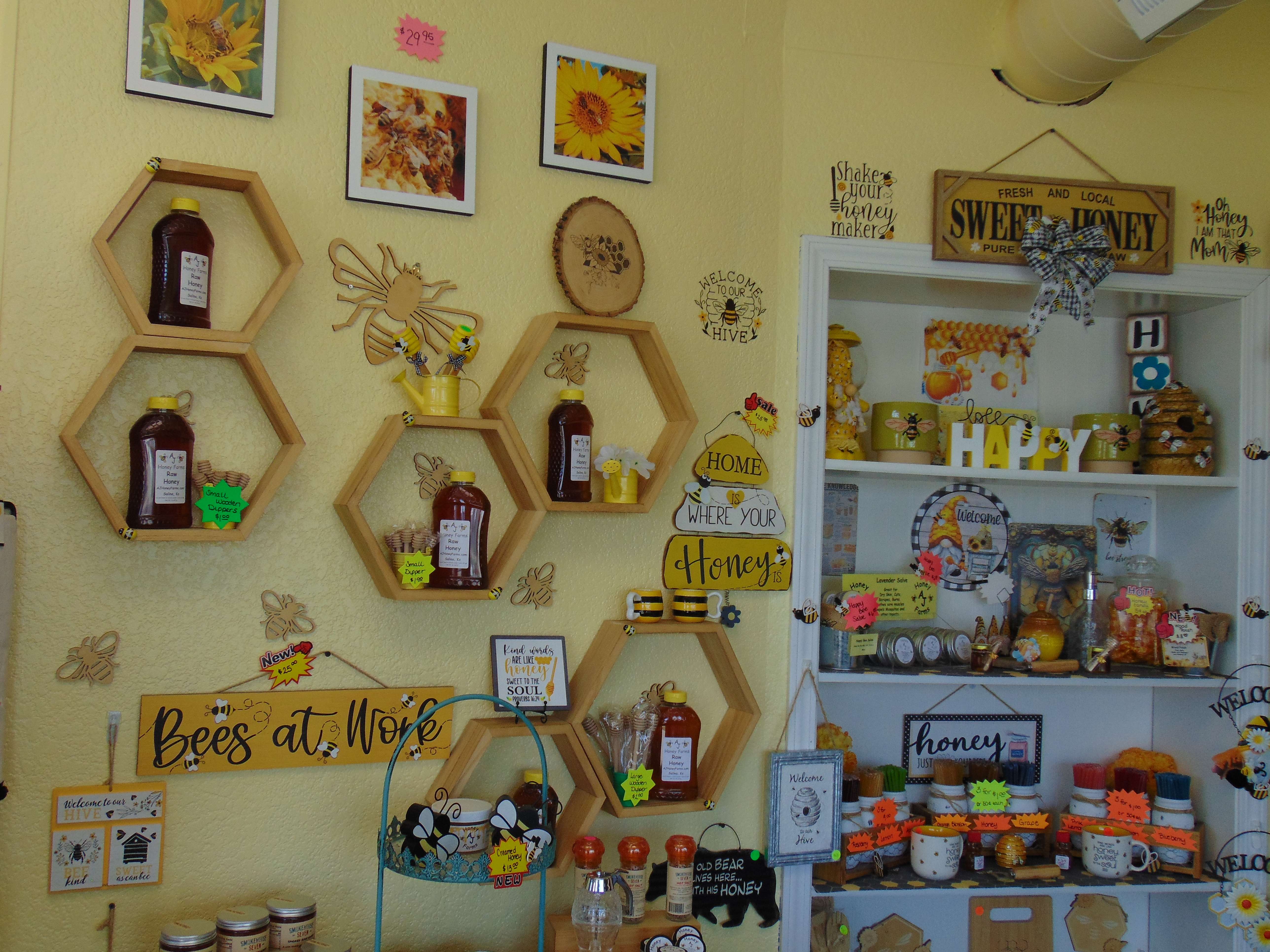 Inside AJ Honey Farms on 901 N. 9th St. Suite A. Photo by Nicolas Fierro