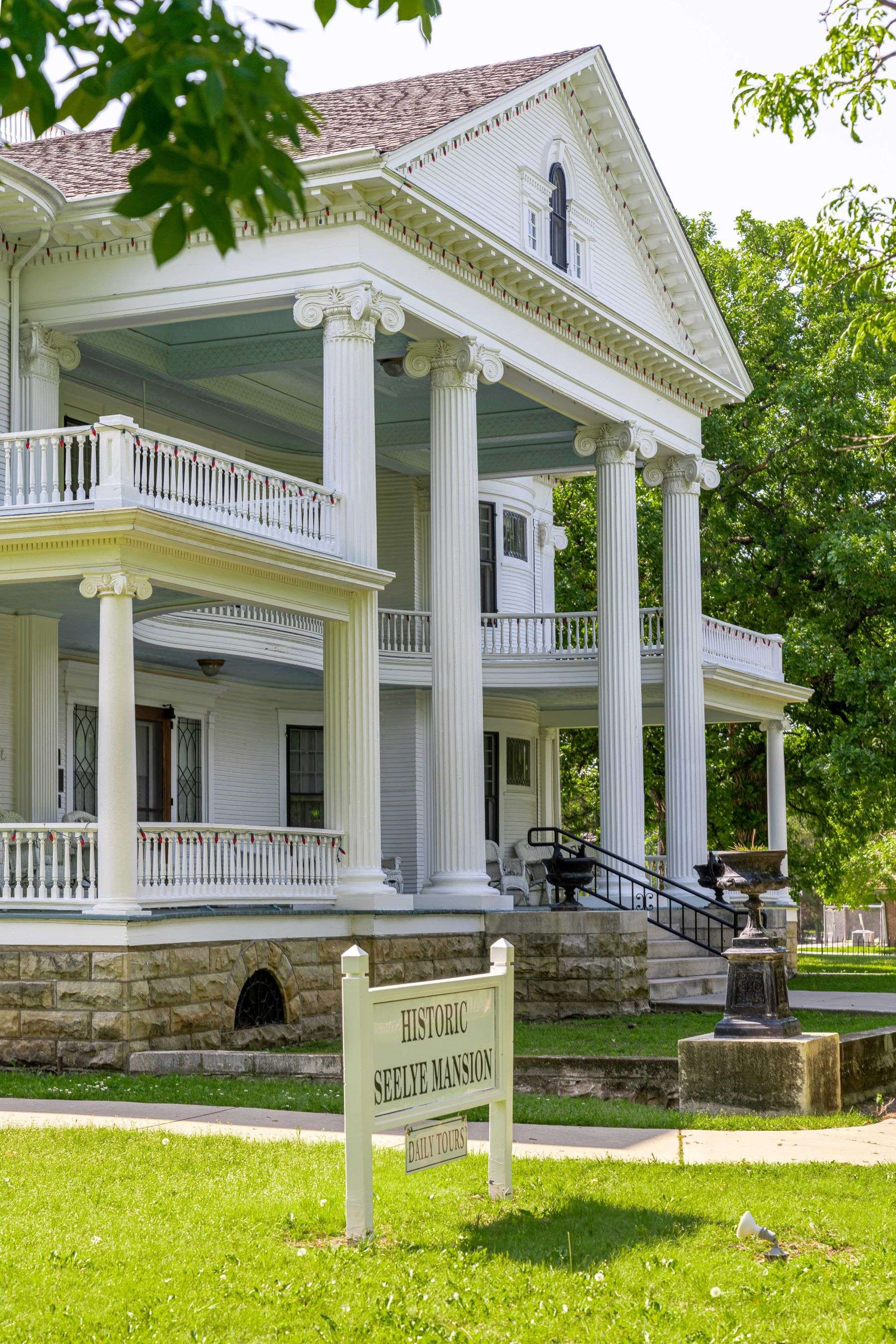 Seelye Mansion. Courtesy of Abilene Convention & Visitors Bureau