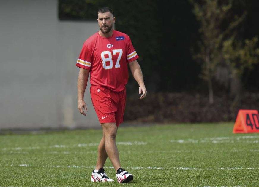Kansas City Chiefs tight end Travis Kelce walks on the field during a training session prior to a NFL football game against Los Angeles Chargers, in Sao Paulo, Brazil, Thursday, Sept. 4, 2025. (AP Photo/Fernando Llano)