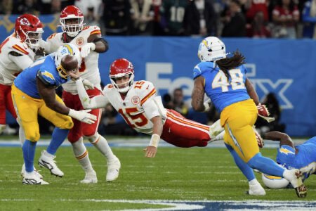 Kansas City Chiefs quarterback Patrick Mahomes passes against the Los Angeles Chargers during the second half of an NFL football game, Friday, Sept. 5, 2025, in Sao Paulo. (AP Photo/Fernando Llano)
