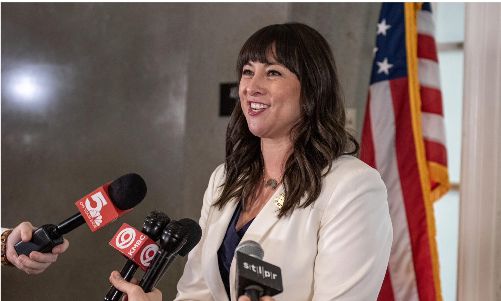 House Minority Leader Ashley Aune, a Kansas City Democrat, speaks to reporters Monday prior to the House’s session (Annelise Hanshaw/Missouri Independent).