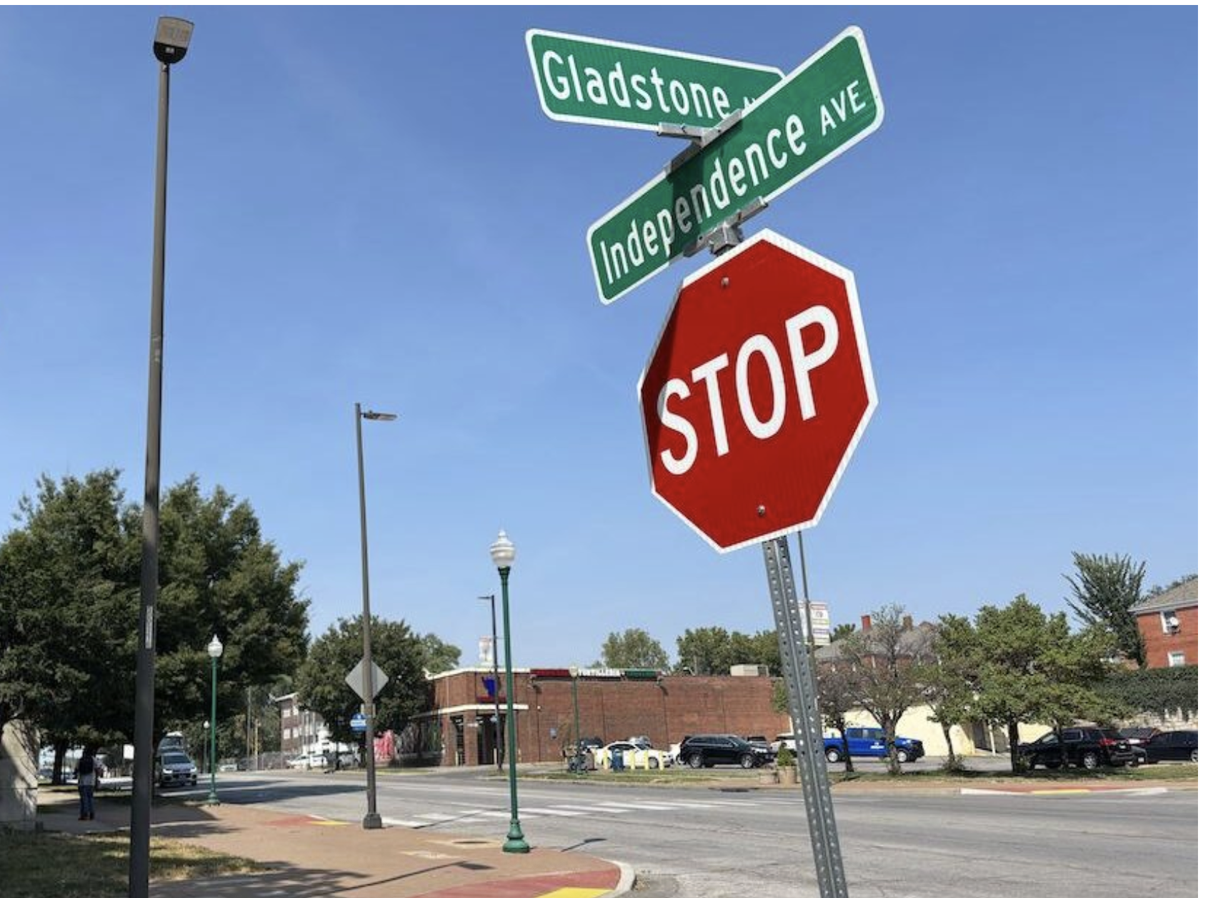  The intersection of Independence Avenue and Gladstone Boulevard in Kansas City, Mo., is shown on Sept. 4. A proposed congressional gerrymander in the Missouri General Assembly would divide the intersection among three congressional district (Jonathan Shorman/Stateline).