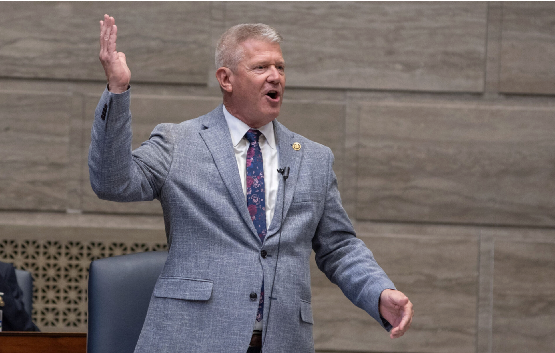  Senate Minority Leader Doug Beck, D-Affton, speaks against proposed Senate rule changes Wednesday during the special session for redistricting (Annelise Hanshaw/Missouri Independent).