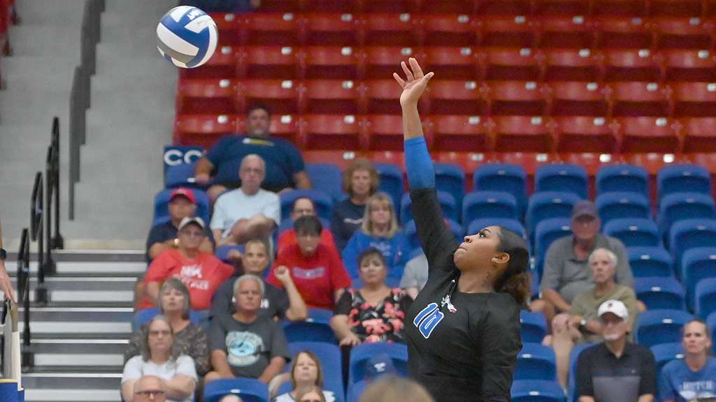 Jaylynn McNeill had seven kills and five digs to lead the Blue Dragon Volleyball team in a 3-0 loss to No. 7 Colby on Wednesday at the Sports Arena. (Sammi Carpenter/Blue Dragon Sports Information)