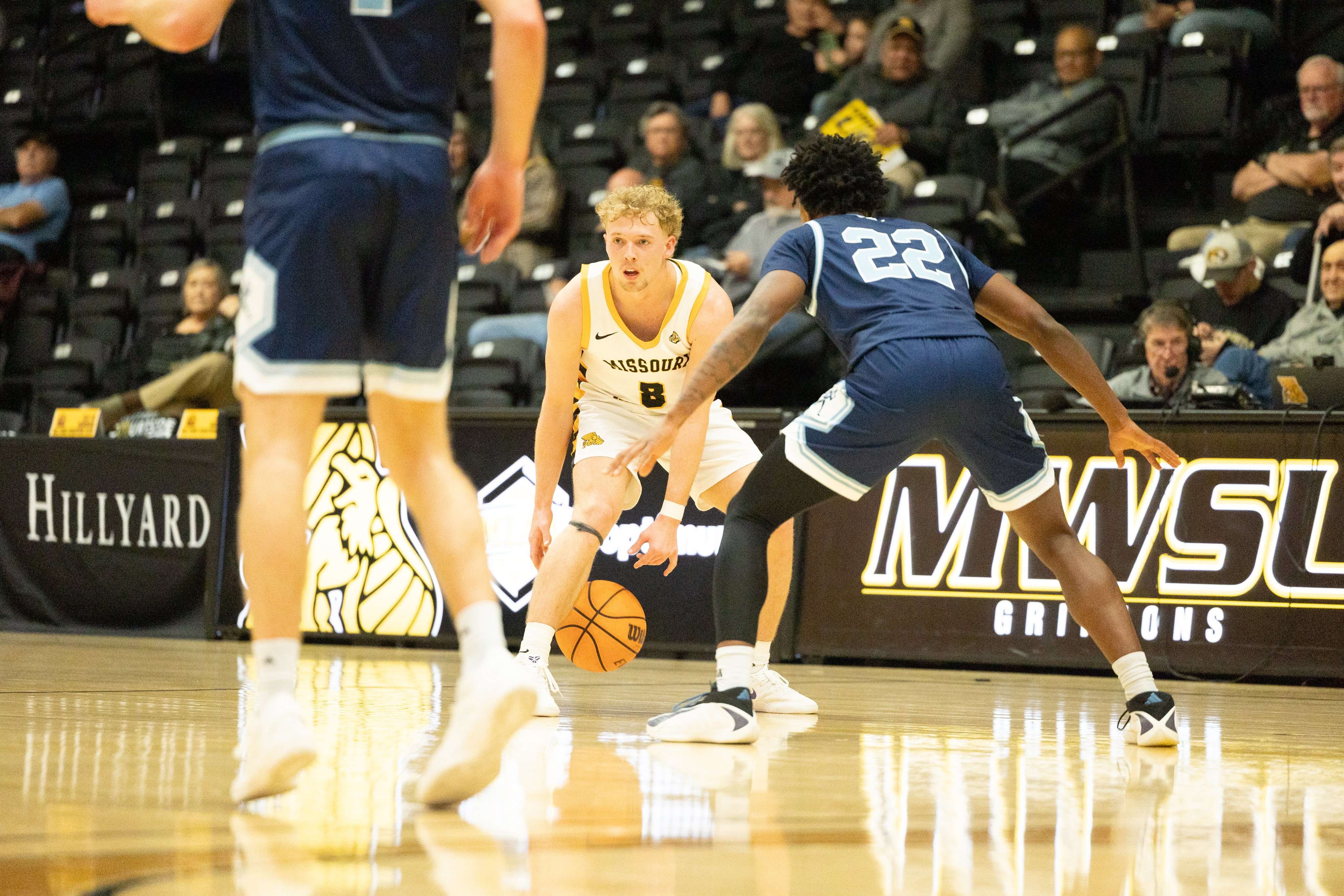 Gavin Hershberger looks for an opening against Washburn.&nbsp; The Griffon men rallied in the second half, but fell to the #1 Ichabods 87-75/ Photo courtesy of MoWest Athletics on X