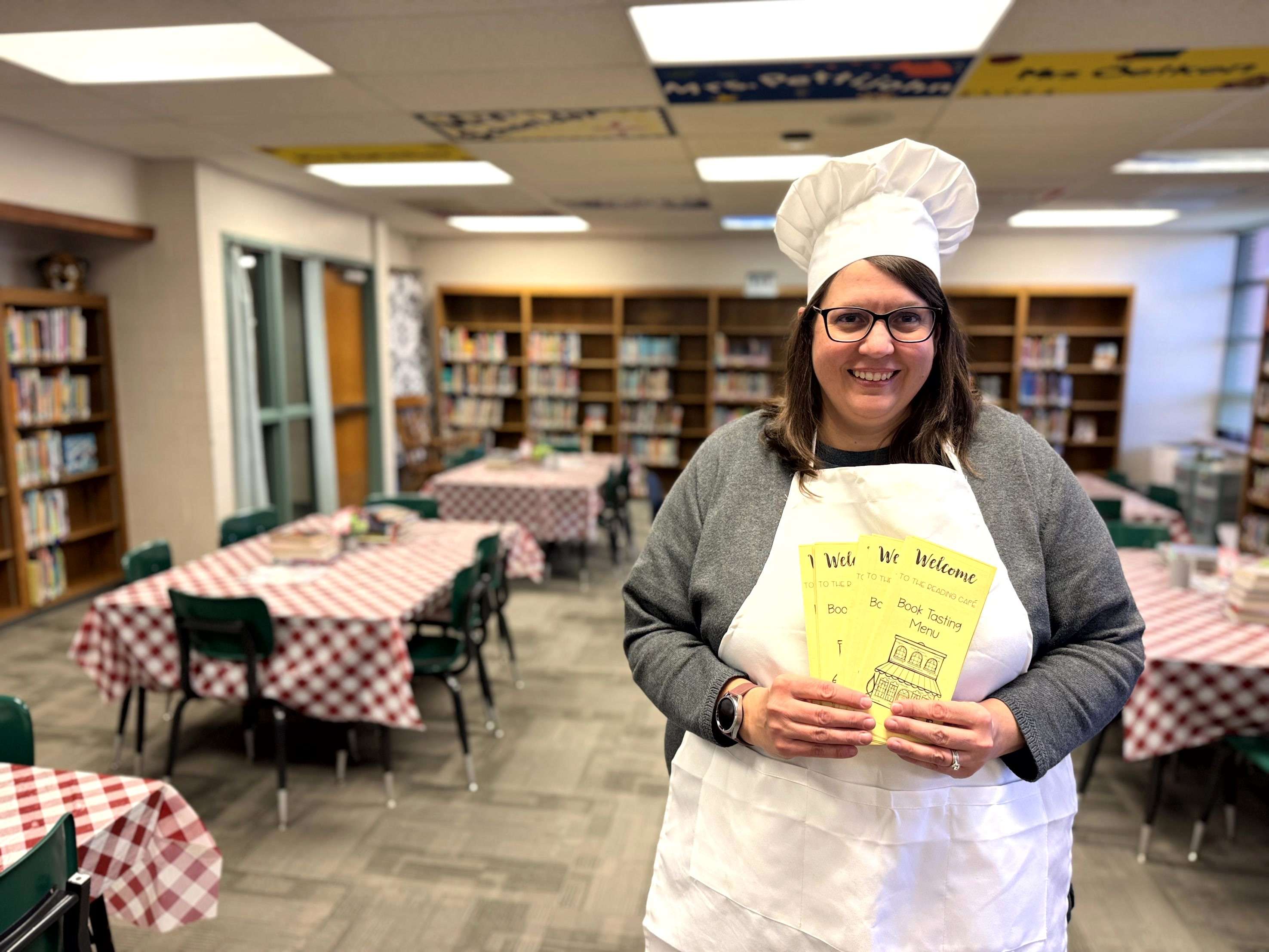 Elementary Librarian Kristine Boepple, also known as Chef Boepple, welcomes 5th-grade students to “Book Tasting” at Park Elementary School on Thursday, January 22. Over the next few weeks, all 3rd-6th-grade students will enjoy this opportunity to explore new genres and find enjoyment in a book.