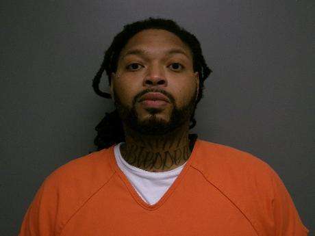 <b>Julius Reed - Possession of Controlled Substance Mushrooms, Possession of Paraphernalia, Fictious Plates, Possession of Marijuana, Failure to Appear- No Operators License/Non Waiverable</b>