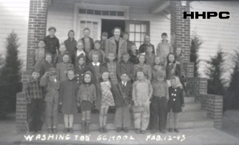 Washington Elementary School - 1301 W. 11th - Feb. 12, 1943  (with Kids). Courtesy of the Conard-Harmon Collection.